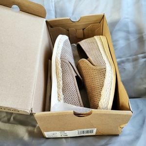 Women's Slip on sneaker sz 6.5